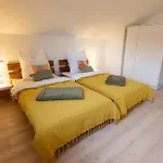 Gaul - Fuer Bis Zu 8 Gaeste, Inkl Koenigscard, 4 Schlafzimmer, 2 Baeder, Grosse Kueche, Gratis Parken & Wlan, Self Check-in דירה *