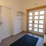 Gaul - Fuer Bis Zu 8 Gaeste, Inkl Koenigscard, 4 Schlafzimmer, 2 Baeder, Grosse Kueche, Gratis Parken & Wlan, Self Check-in דירה נסלוואנג